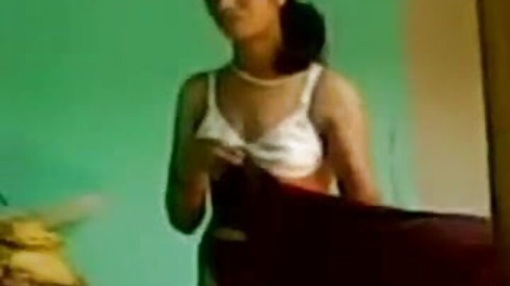 Nin ayaa si tartiib ah u galmooday saaxiibtiis oo timo cad leh