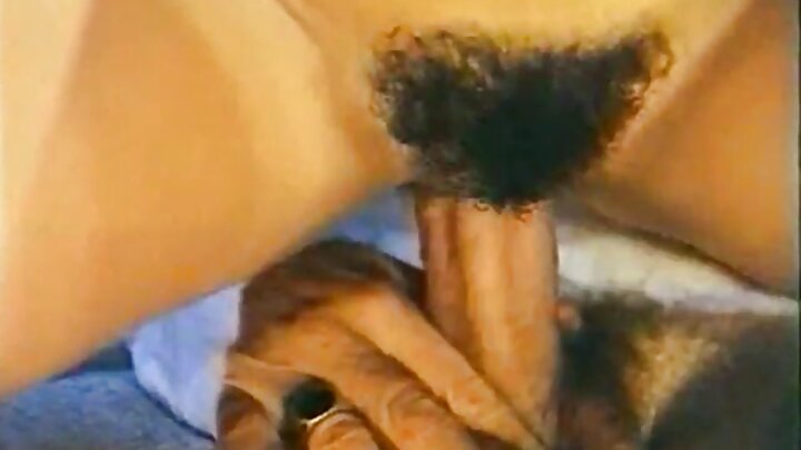 Moodooyinka galmada ayaa soo bandhigaya calooshooda gus madow