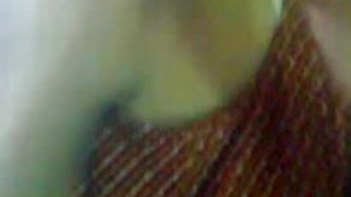 Qosol galmo ah oo Ruush ah oo qof koowaad ah halkaas oo nin uu si xun u xumeynayo saaxiibtiis