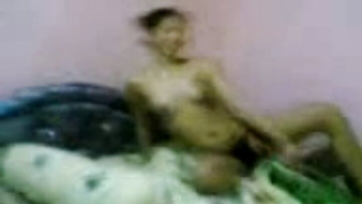 Qoob-ka-ciyaarka Creampie ee Ruushka oo leh Bambi Ilmaha