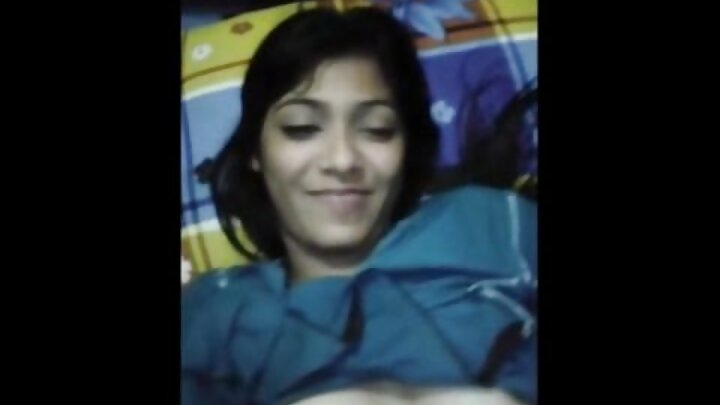 Galmo qaawan oo POV ah oo leh gabadh yar oo timo cad leh