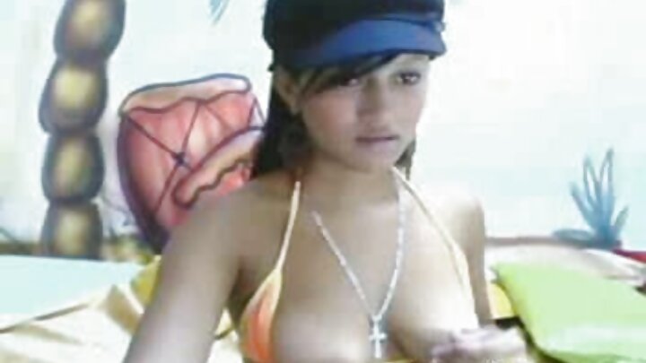 Jessie Rogers oo timo qaloocan leh ayaa ninkeeda ku khiyaantay nin madow