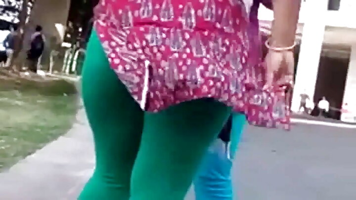 MILF Millie Morgan ayaa galmo la sameysay qof weyn Wiil uu adeer u yahay