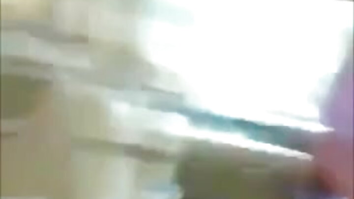 Nin si xirfad leh u galmooday saaxiibtiis yar
