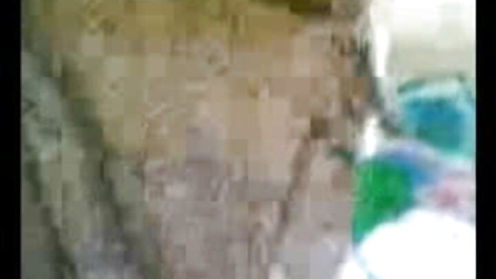 Galmo Ruush ah oo nin ku qancinaya gabadh bunni ah oo qaro weyn