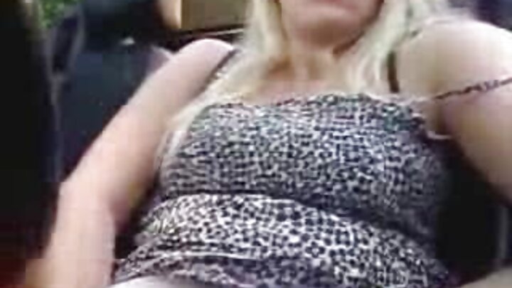 Lola Bradley iyo saaxiibteed waxay galmo la sameeyeen laba nin