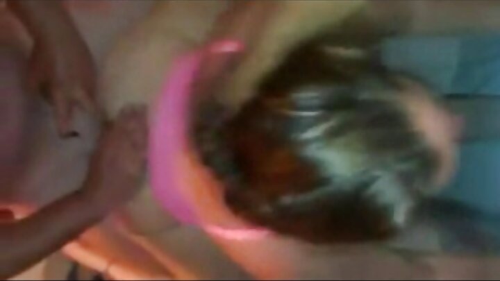 Gabadh qurux badan ayaa sixran u galmootay ninkeeda