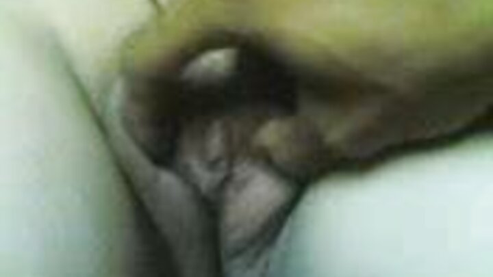 Gabadh galmo ah oo kooxeed halkaas oo nin uu galmo ku sameeyay saddex gabdhood oo siil ah