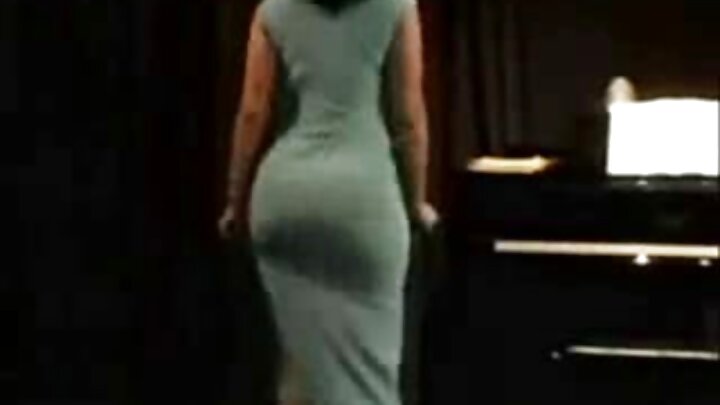 MILF Skylar Snow ayaa ninkeeda ku khiyaantay nin kulul
