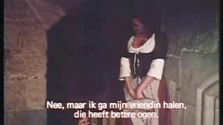 Gabante Jane Wilde oo nin ku raaxaysanaya guska weyn ee nin