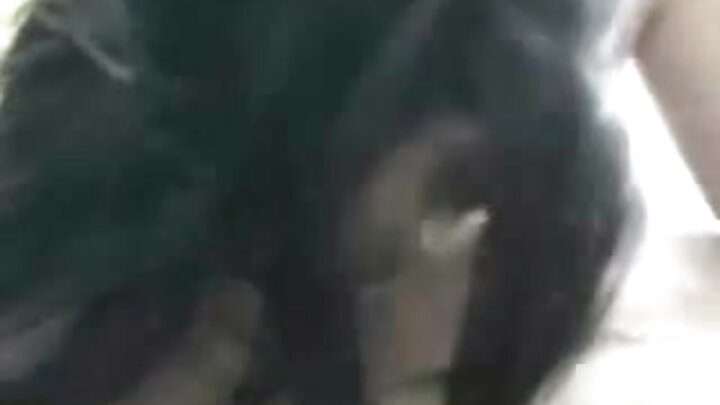 Porn porn halkaas oo nin uu ku xumeynayo guska nin madow ah si uu u aamuso
