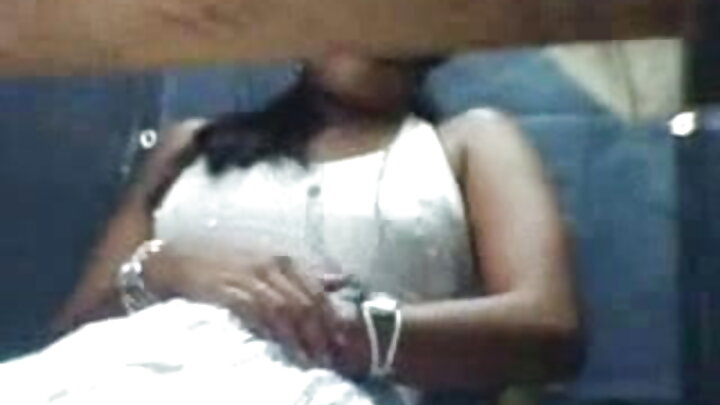 Gabadh Ruush ah oo qurux badan ayaa galmo la sameysay saaxiibkeed