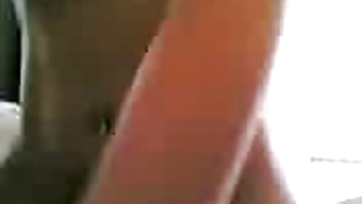 Galmo xiiso leh oo u dhaxaysa burooyinka burooyinka leh iyo saaxiibkeed