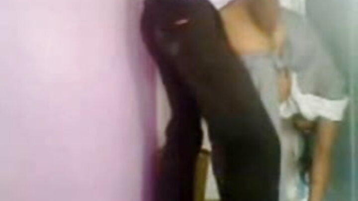 Nin ayaa haweeney qaangaar ah ku qasbay inay galmo sameyso.