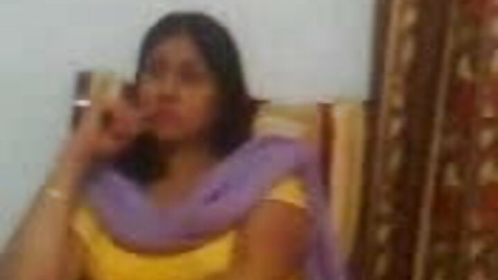 Nin fool xun ayaa galmo galmo ah ku sameeyay gabadh yar oo timaha cadcad ku jirta barxadda dambe