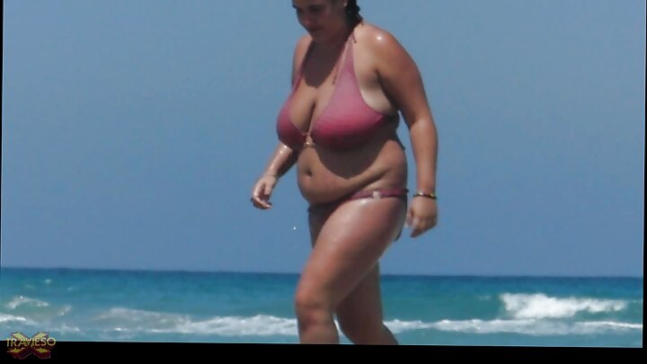 Wadahadal galmo ah oo MILF ay galmo ku sameyso gabadh sodoh ah