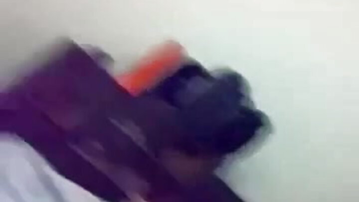 Nin Ruush ah oo taajir ah ayaa galmooday dhillo heer sare ah oo ku jirta sinjigeeda