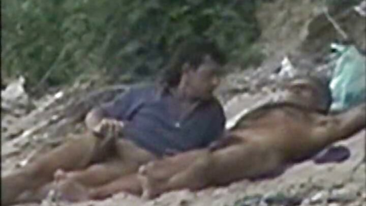 Qalbi gacmeedka Lesbian halkaas oo ardayda Ruushku ay isku farxiyaan