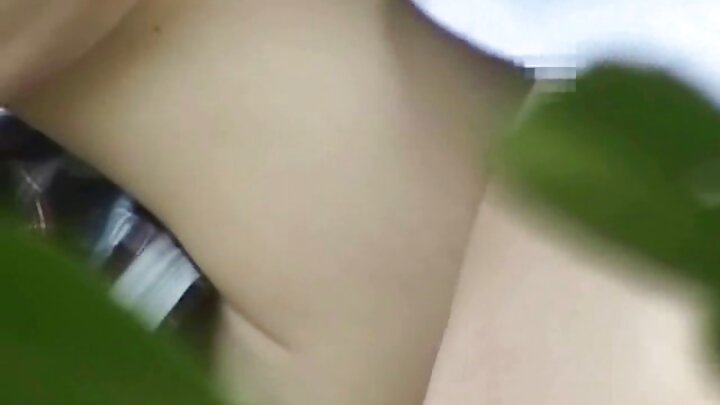 Blonde Ruush ah oo la kufsaday nin sariirta saaran