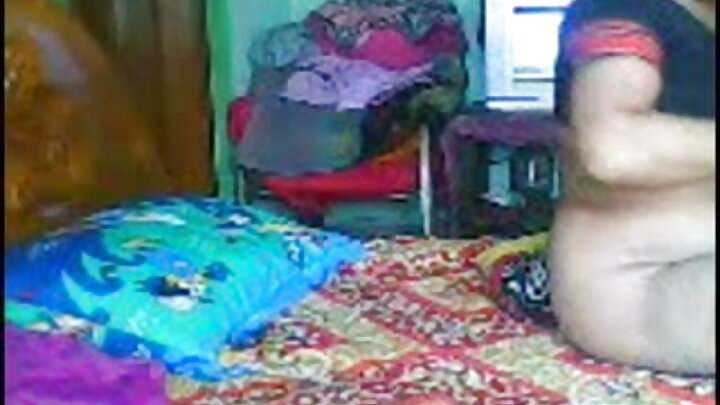 Gabadh yar oo bunni ah ayaa markii ugu horreysay isku dayda saddex-geesood.