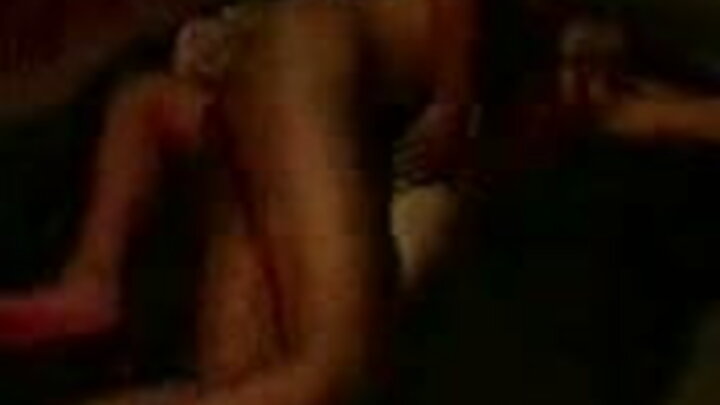 Blonde Victoria Lit oo laba nin wasaysa hal mar
