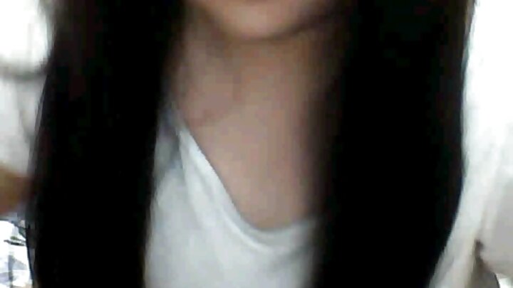 Nin madow ayaa u yimid inuu soo booqdo oo uu gabadh dhex galo