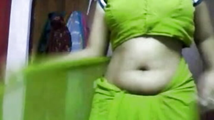 Qosol qurux badan ayaa galmo la sameysay walaalkii saaxiibteed