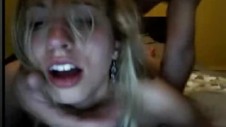 Blonde Beverly Hillson oo nin u dhashay Beverly Hillson oo nin weyn ku khiyaantay