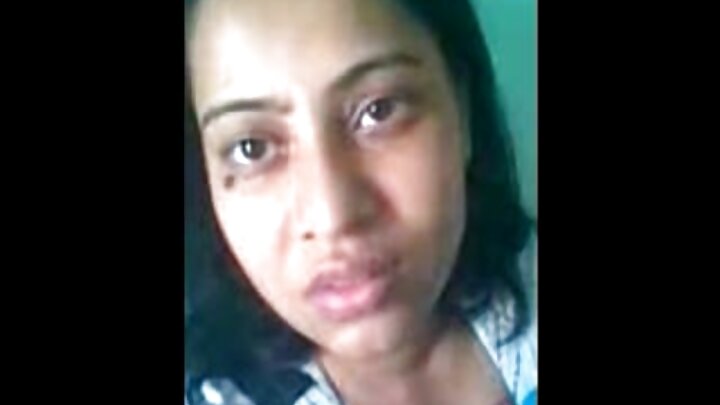Gabadh Ruush ah oo gaarigiisa ku galmooday