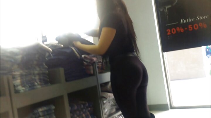 Haweeney qurux badan, Psylocke, ayaa fuulay gus adag oo Magneto ah