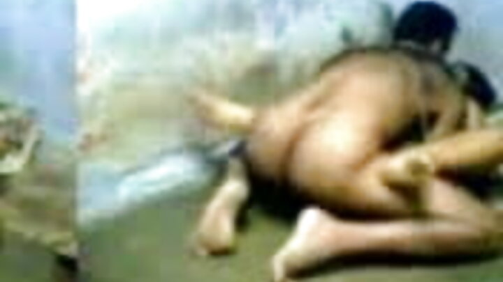 Laba gabdhood oo qurux badan ayaa isku galmooday hal nin