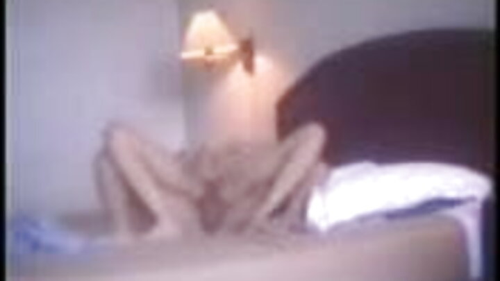 Gabadh qurux badan ayaa galmo xooggan la sameysay nin madow