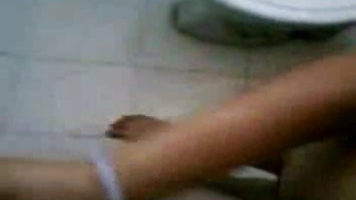 Carruurta macaan ayaa si xoog leh ugu booday gus adag oo saaxiibkood ah