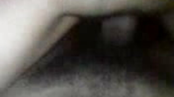 Blonde Kenna James oo laba nin isku mar wada galmooday