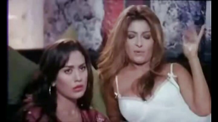 Galmada galmada saddex qof ah halkaas oo nin uu ku galmooda laba gabdhood oo kulul